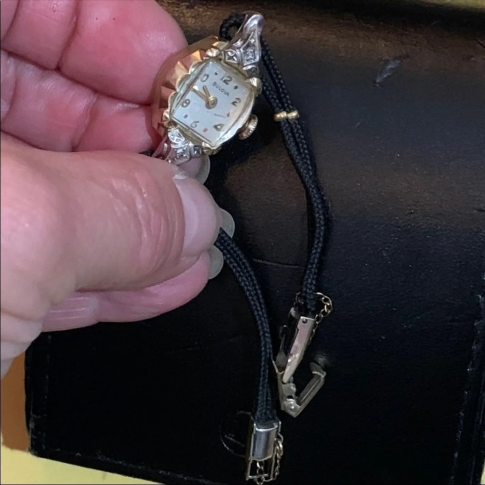 Bulova Vintage GOLD AND DIAMOND BULOVA LADIES WATCH VTG - Picture 6 of 8